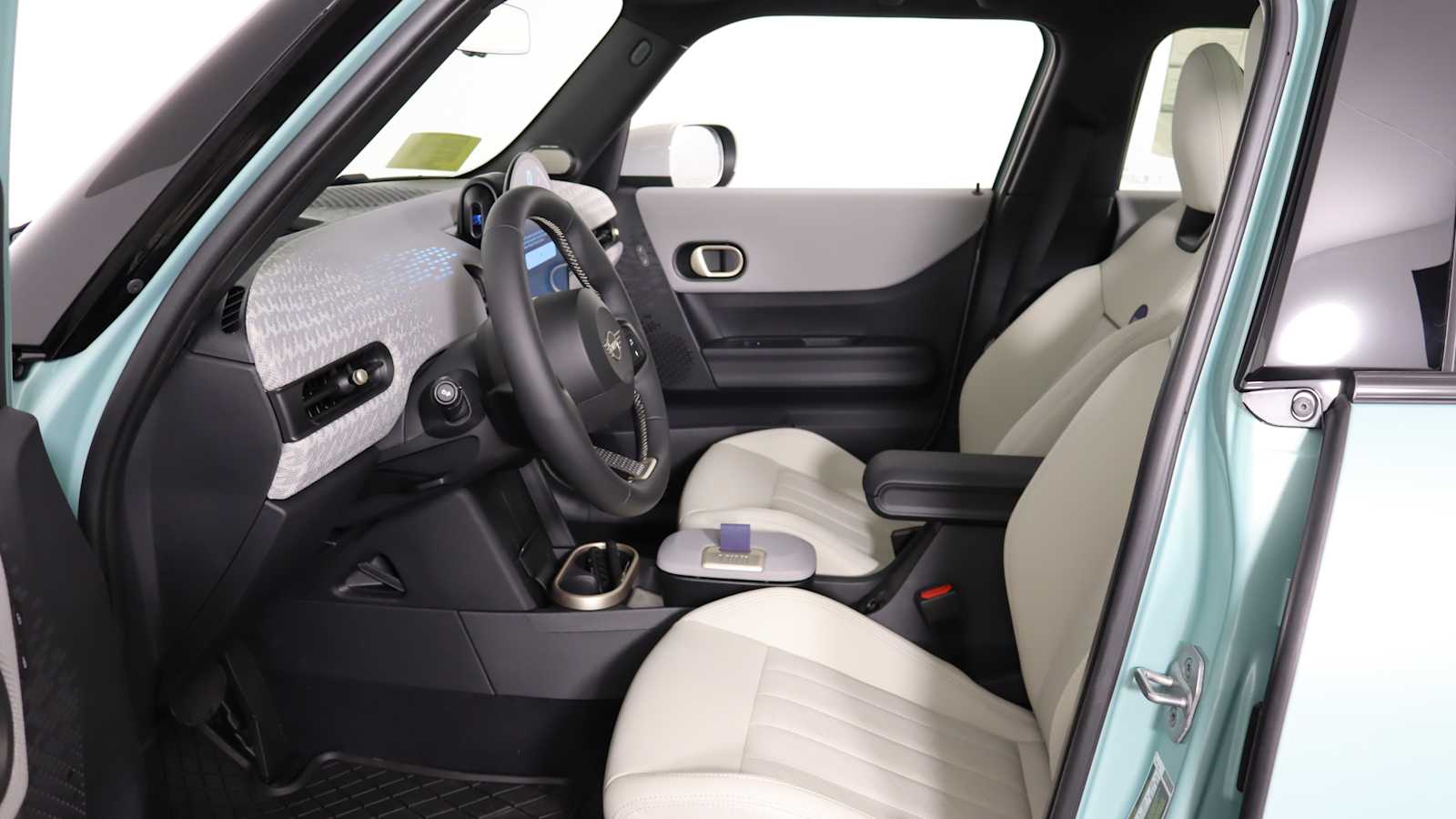 new 2025 MINI Hardtop 4 Door car, priced at $40,050