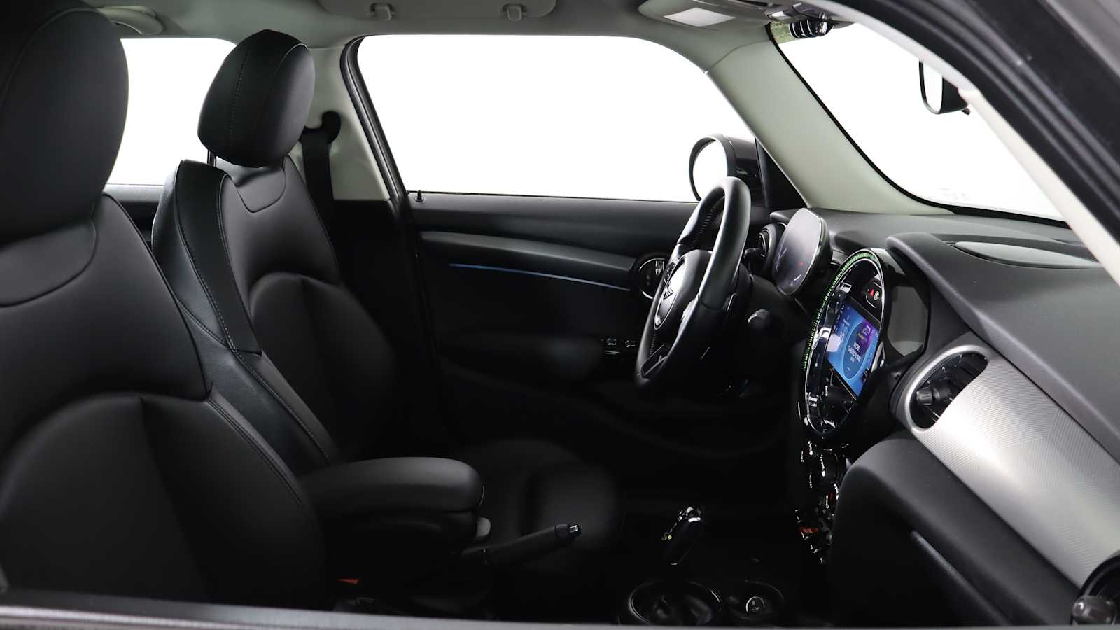 used 2022 MINI Hardtop 4 Door car, priced at $25,698