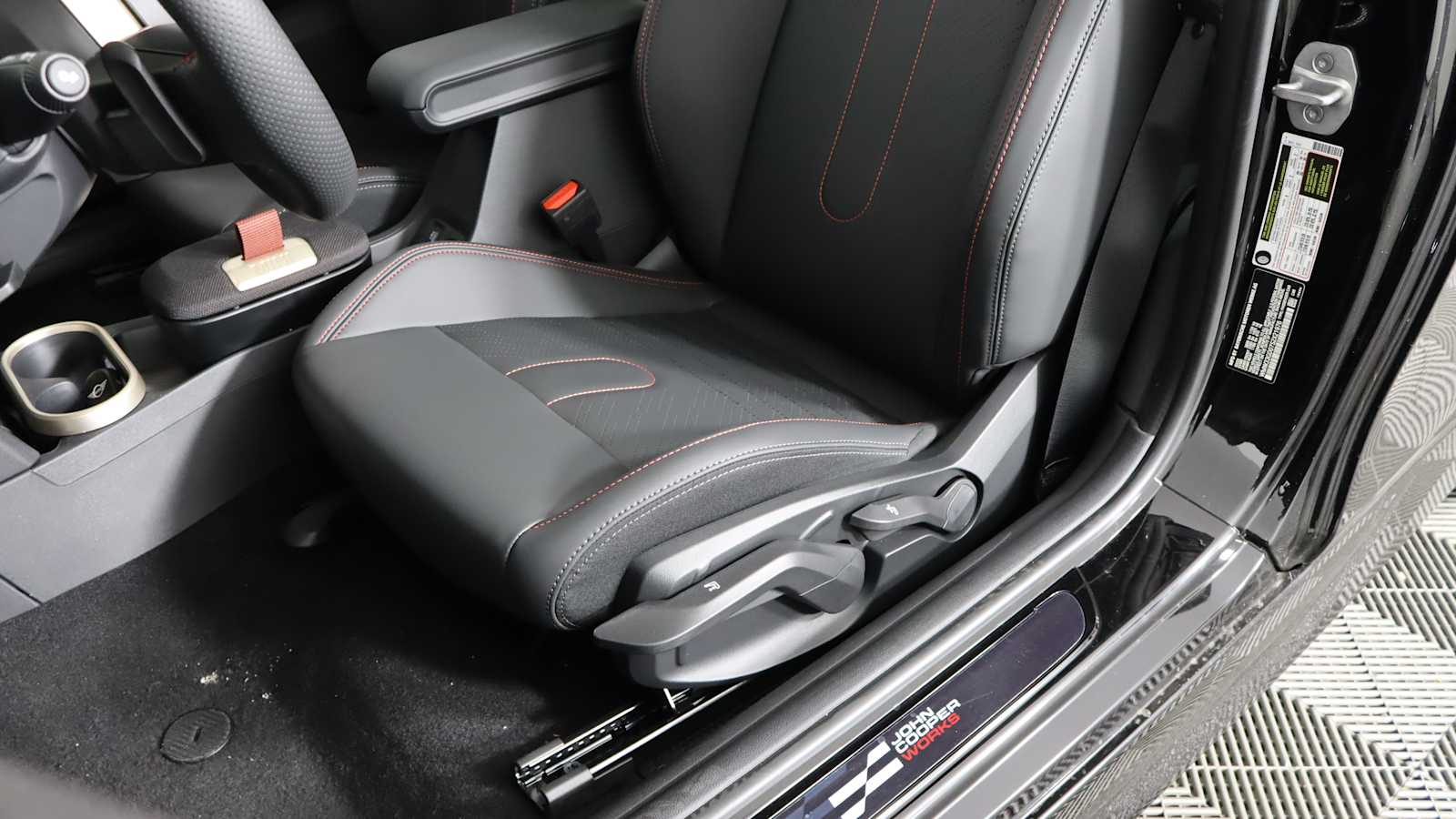 new 2025 MINI Hardtop 2 Door car, priced at $43,055