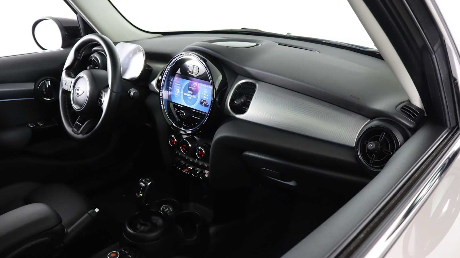 used 2022 MINI Hardtop 4 Door car, priced at $25,698