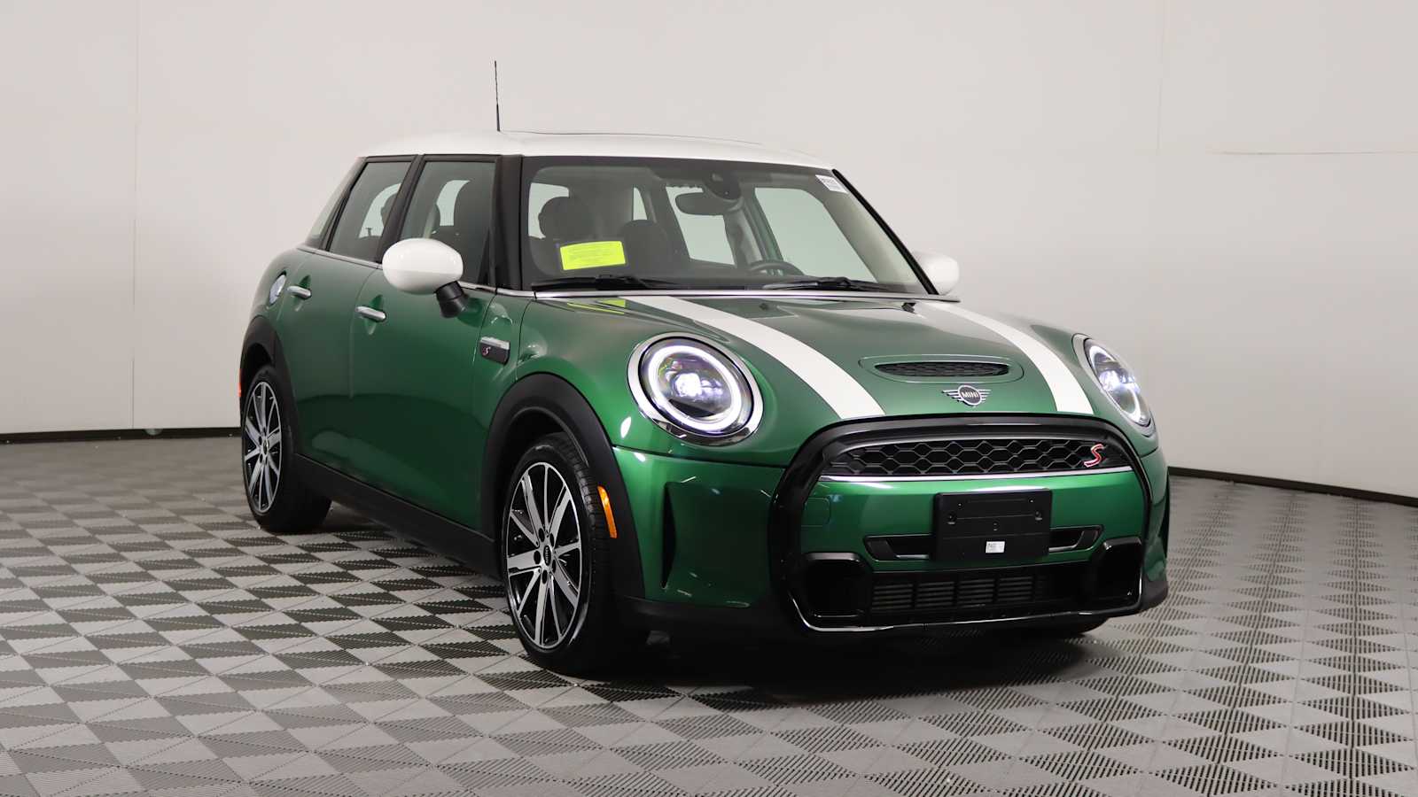 used 2022 MINI Hardtop 4 Door car, priced at $24,798