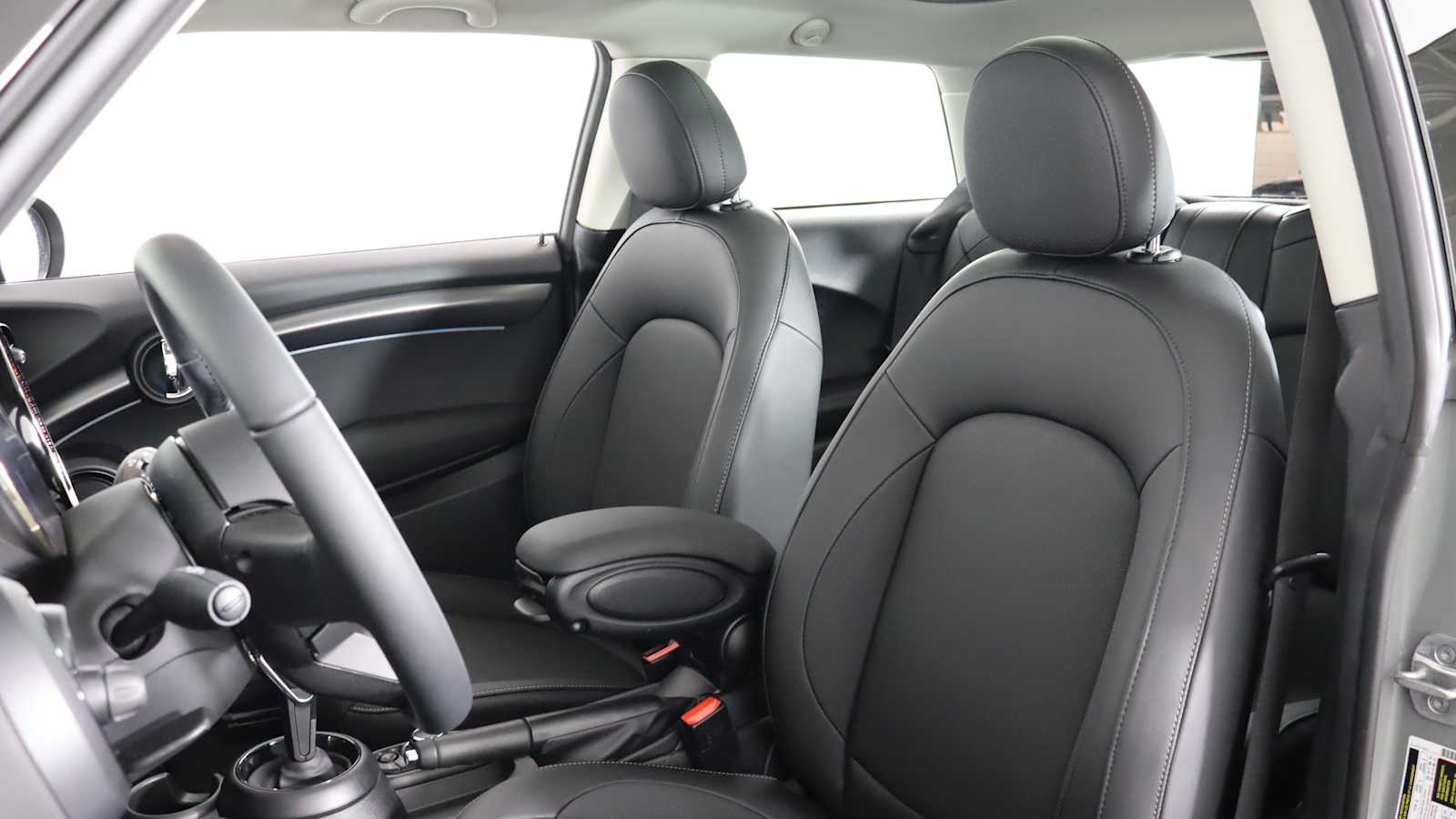used 2023 MINI Hardtop 2 Door car, priced at $24,598