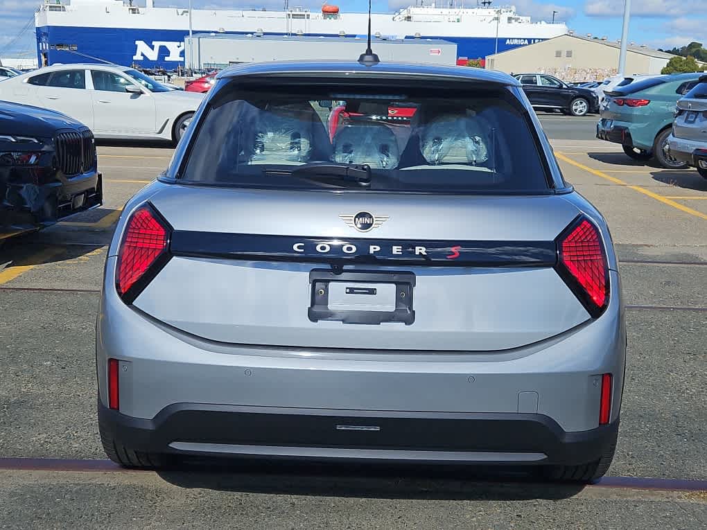 new 2025 MINI Hardtop 4 Door car, priced at $36,680