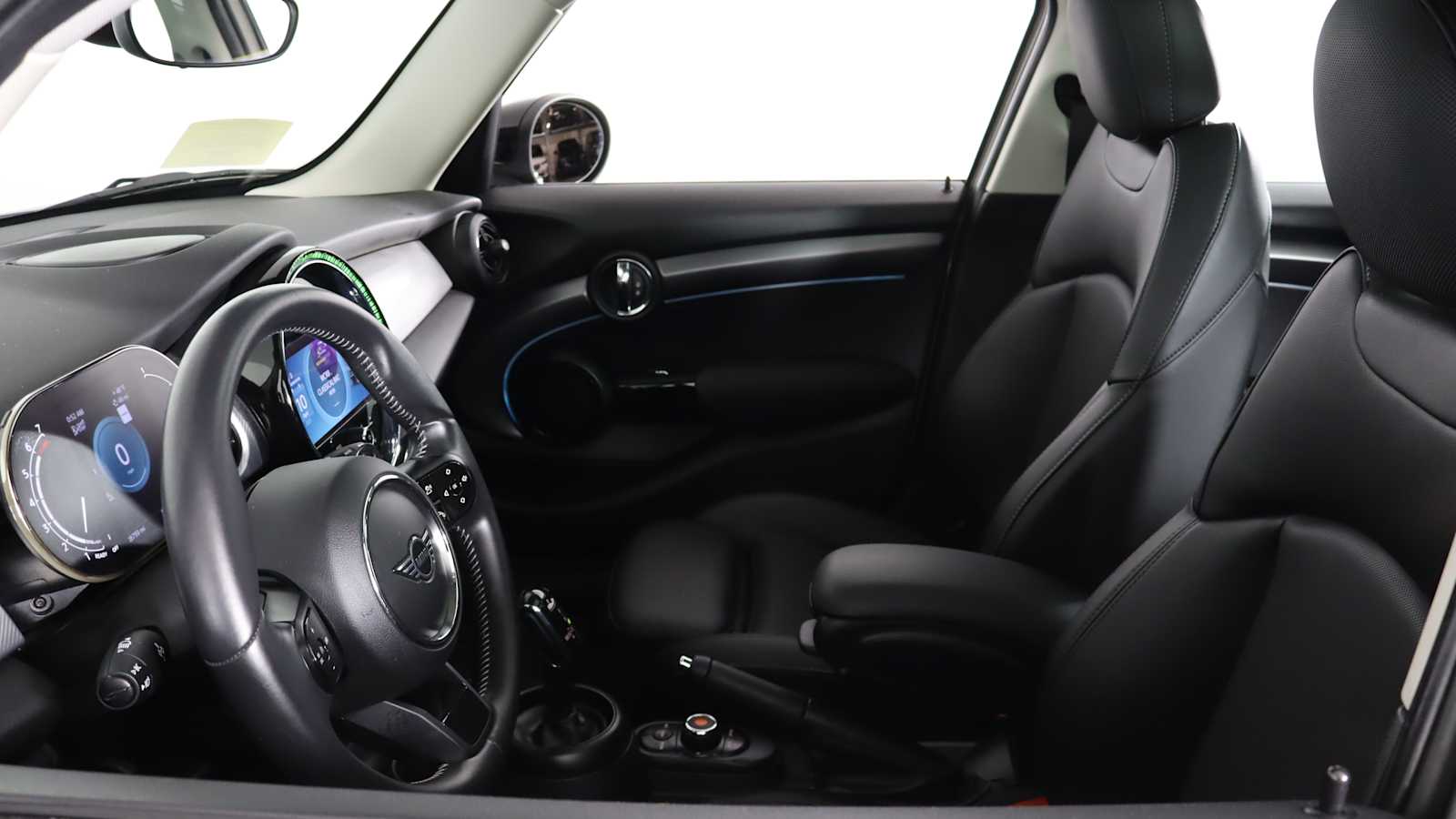 used 2022 MINI Hardtop 4 Door car, priced at $25,698