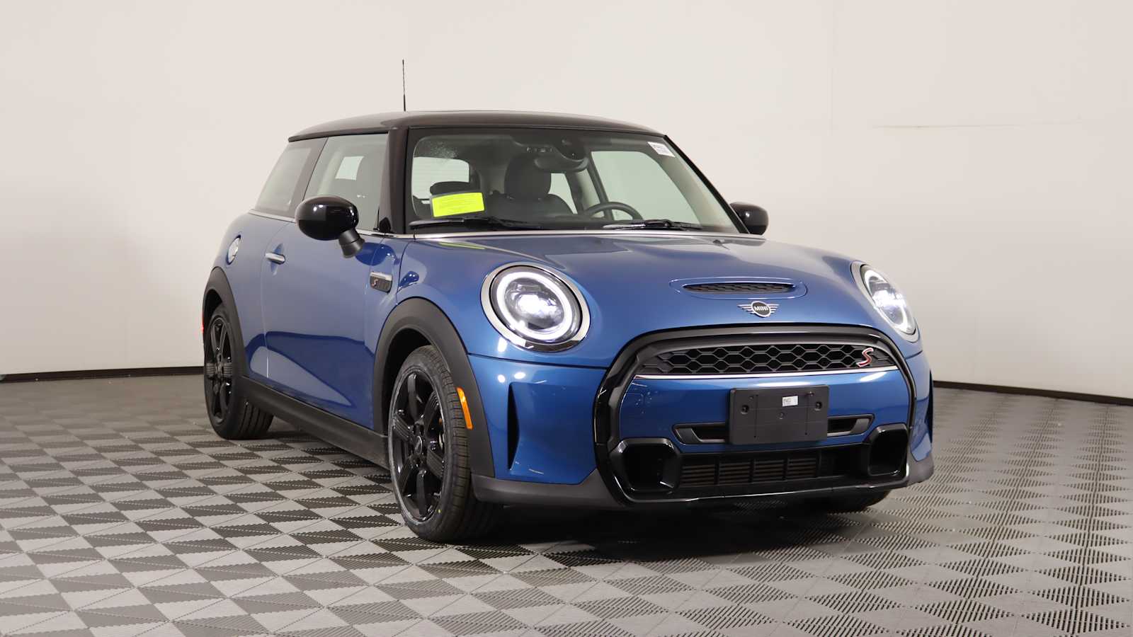 used 2022 MINI Hardtop 2 Door car, priced at $24,798