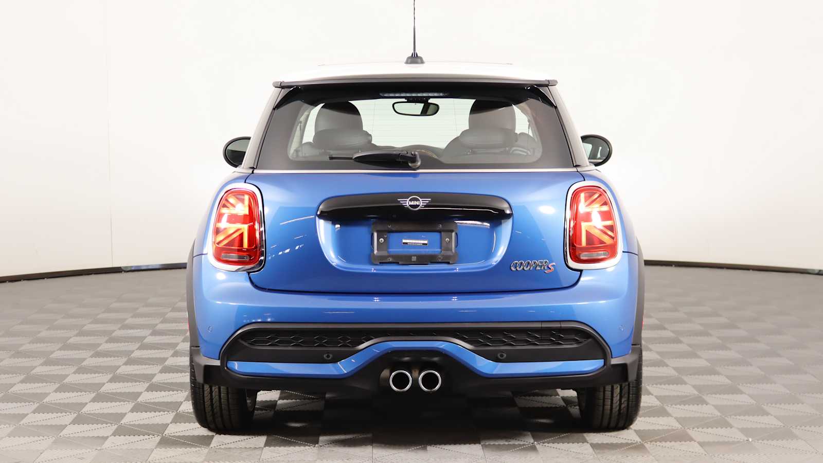 used 2022 MINI Hardtop 2 Door car, priced at $25,598