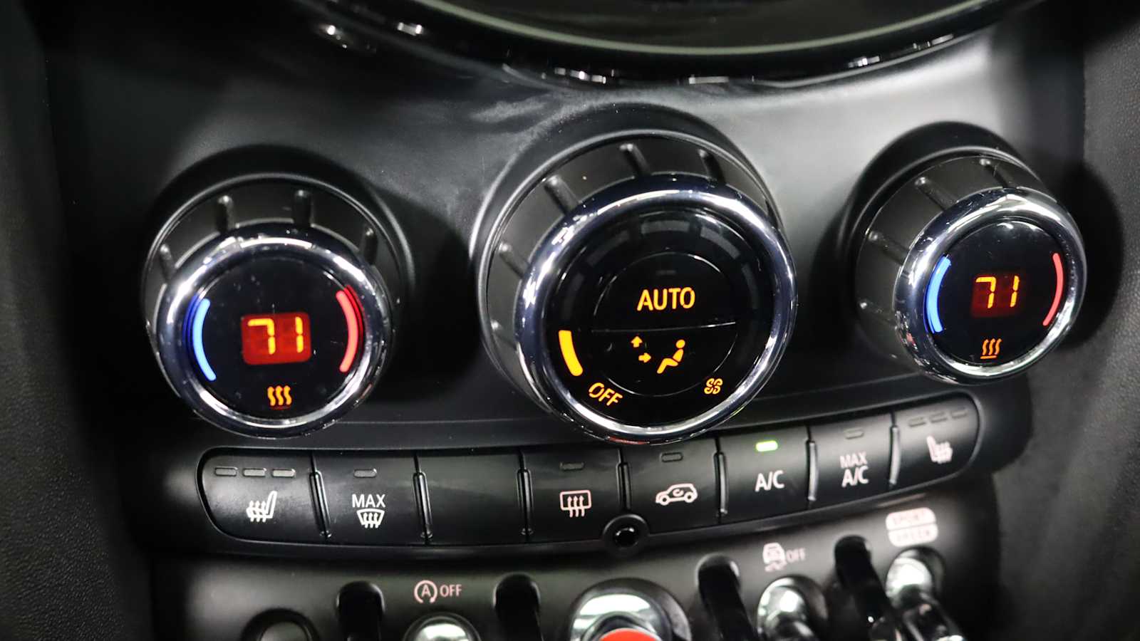used 2022 MINI Hardtop 4 Door car, priced at $25,698
