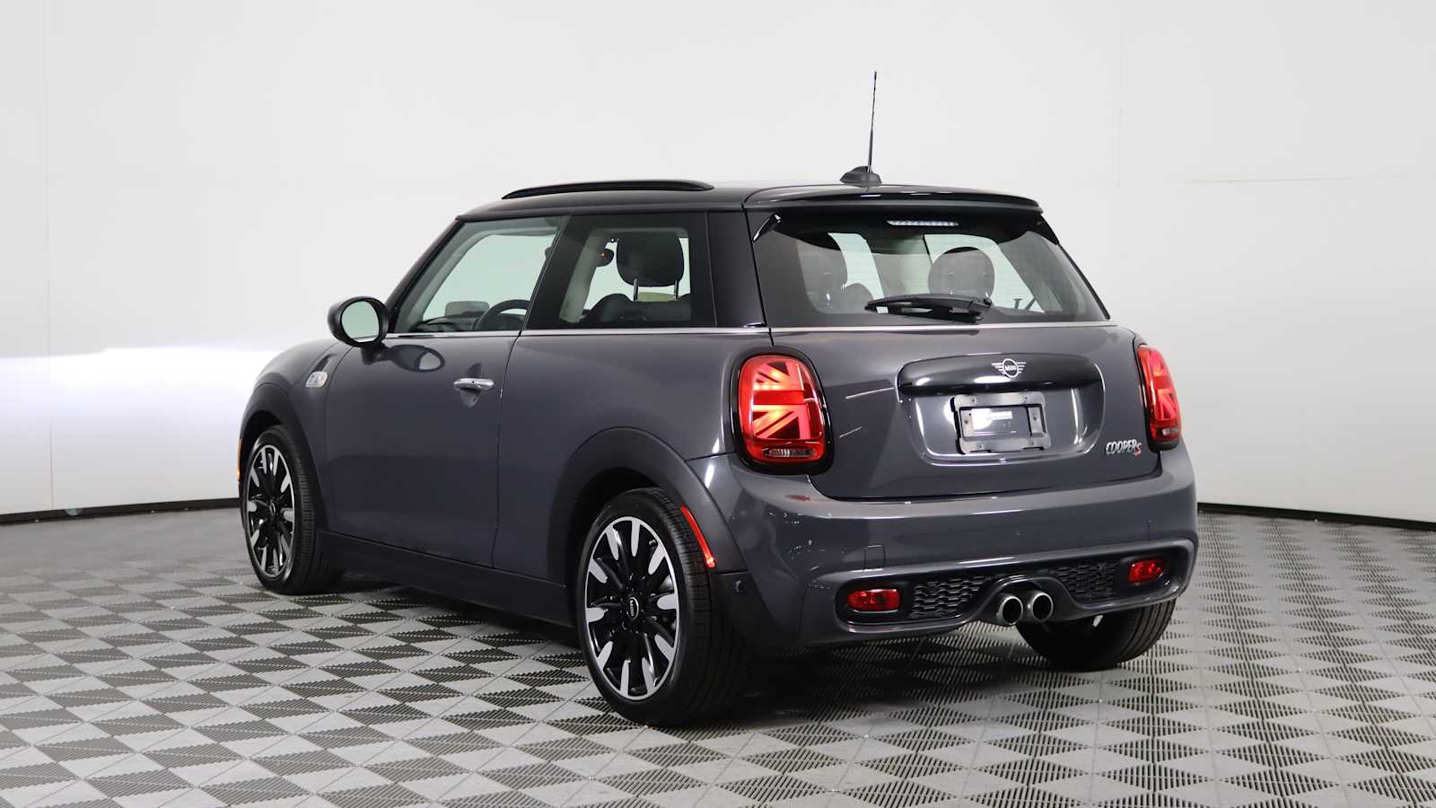 used 2021 MINI Hardtop 2 Door car, priced at $24,698