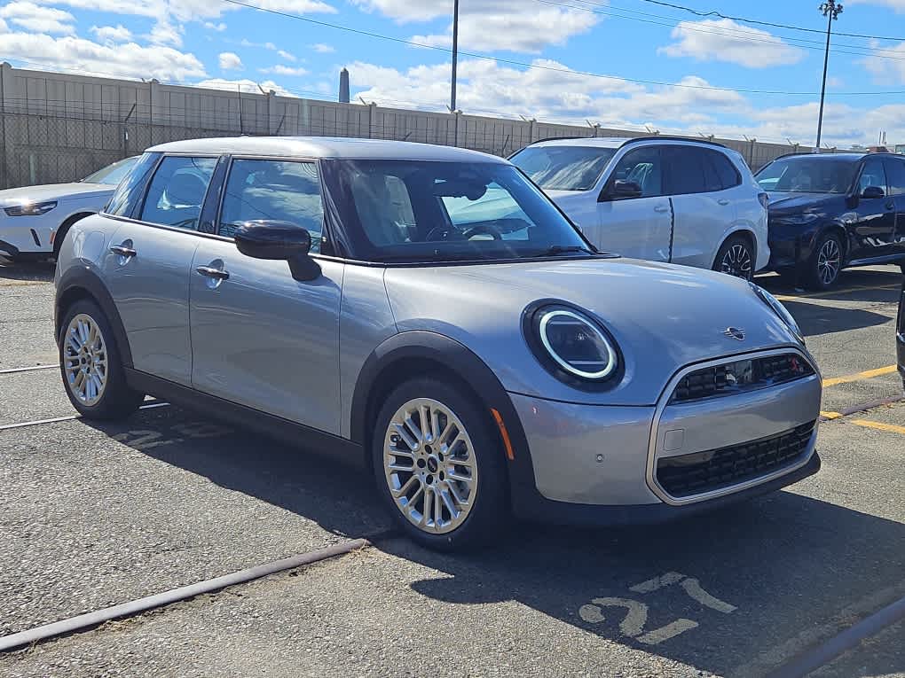 new 2025 MINI Hardtop 4 Door car, priced at $36,680