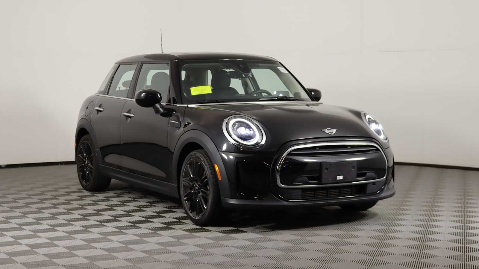 used 2023 MINI Hardtop 4 Door car, priced at $25,698