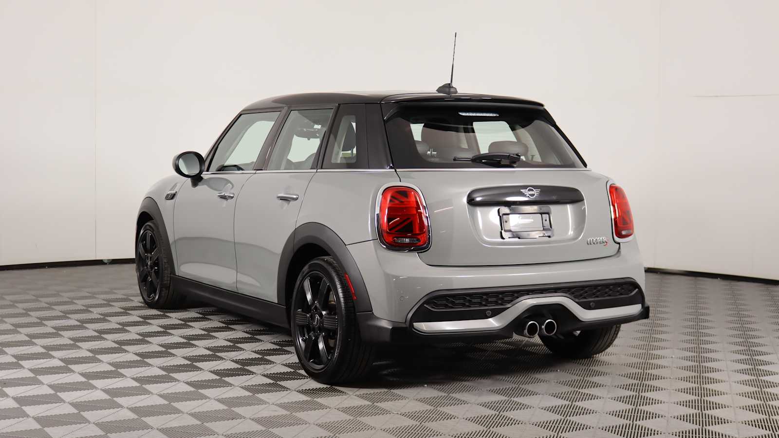 used 2022 MINI Hardtop 4 Door car, priced at $24,798