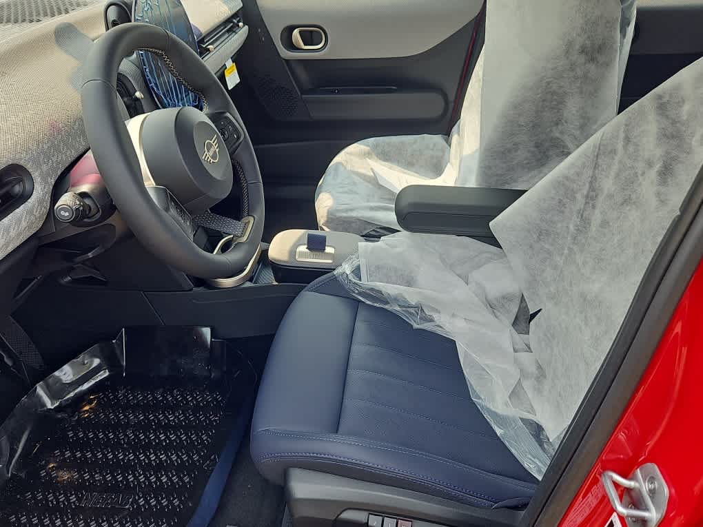 new 2025 MINI Hardtop 4 Door car, priced at $36,370