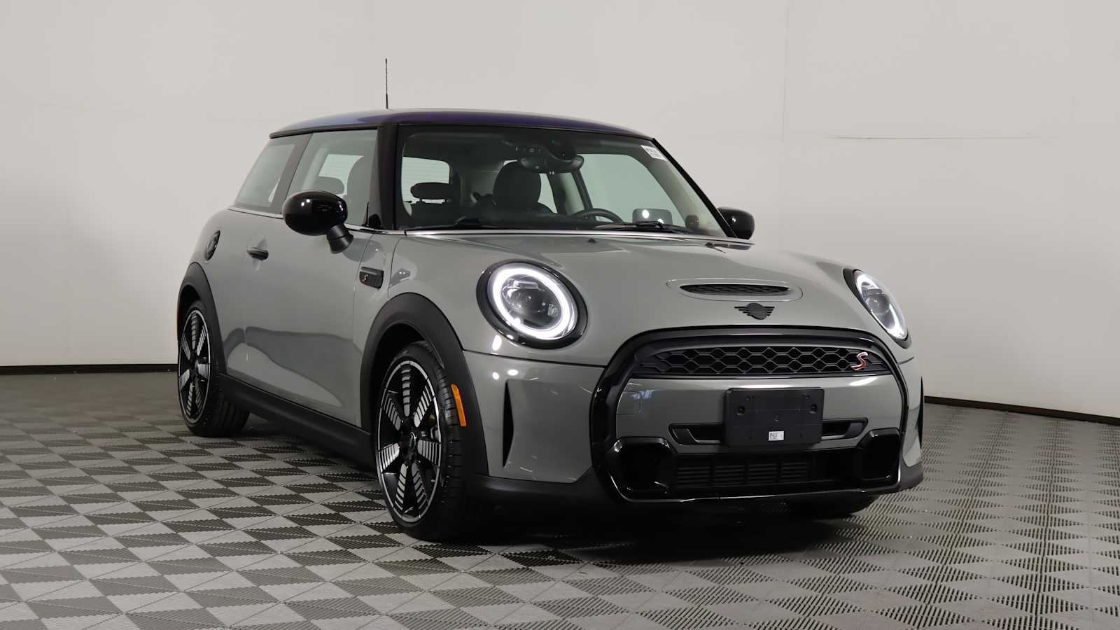 used 2023 MINI Hardtop 2 Door car, priced at $27,798