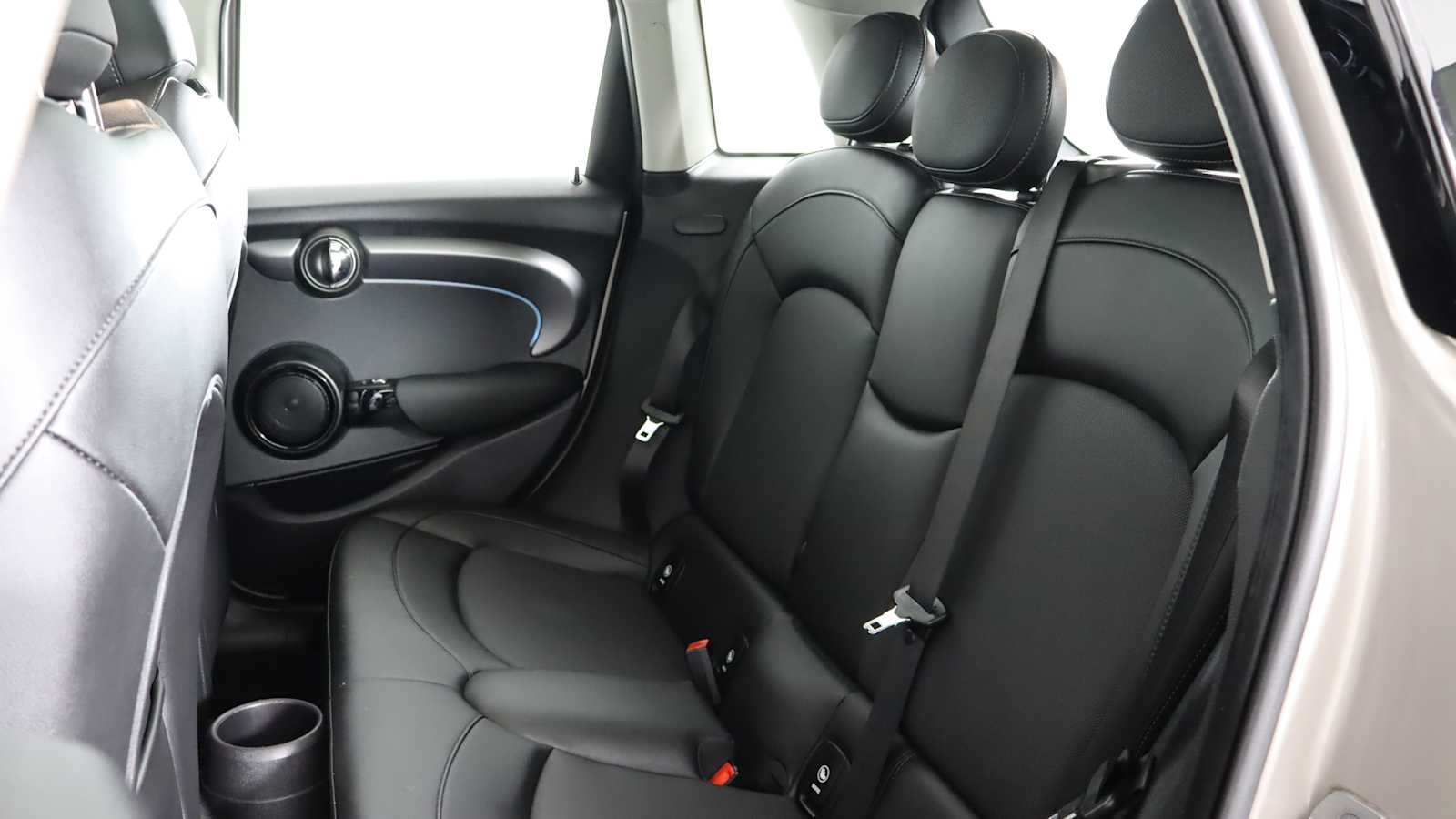 used 2022 MINI Hardtop 4 Door car, priced at $25,698