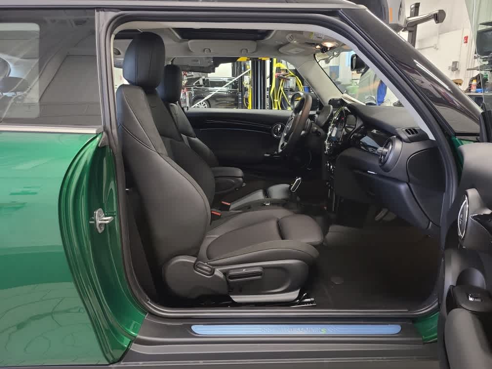 new 2024 MINI Hardtop 2 Door car, priced at $37,695