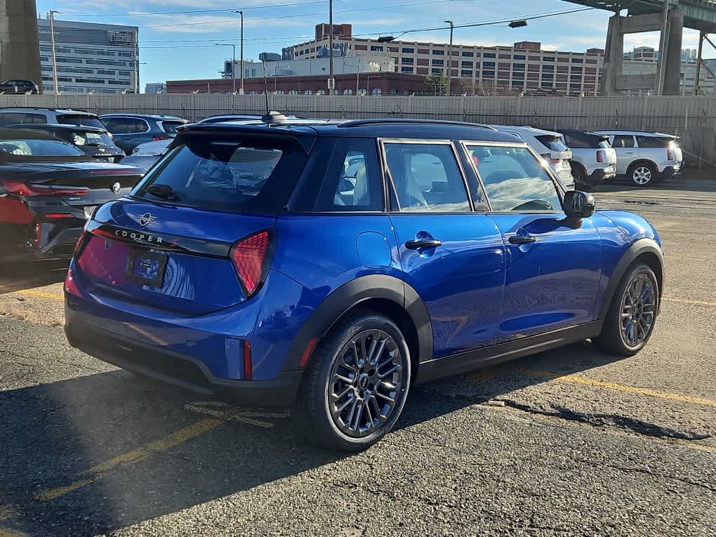 new 2025 MINI Hardtop 4 Door car, priced at $39,545