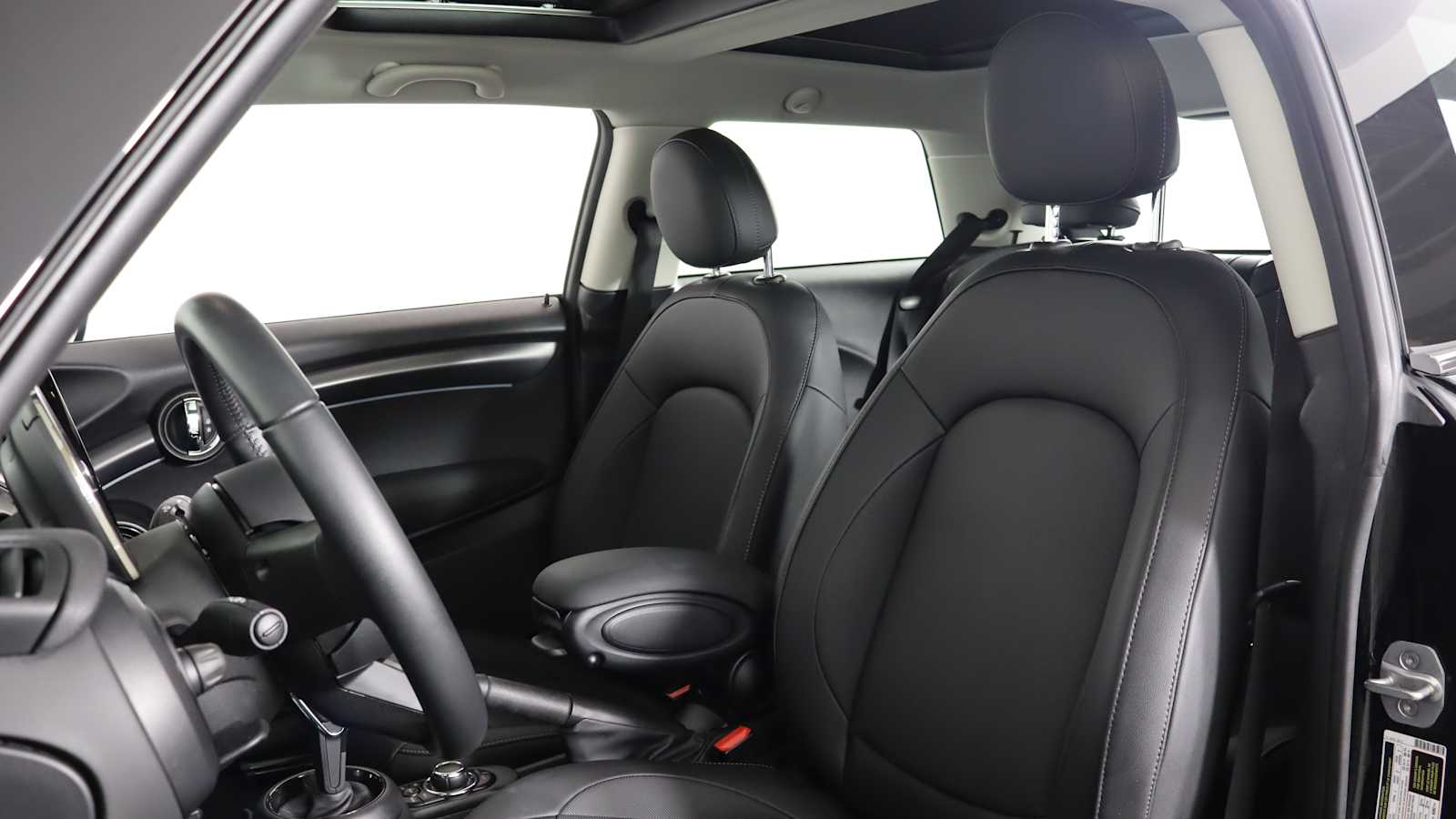 used 2023 MINI Hardtop 2 Door car, priced at $23,798
