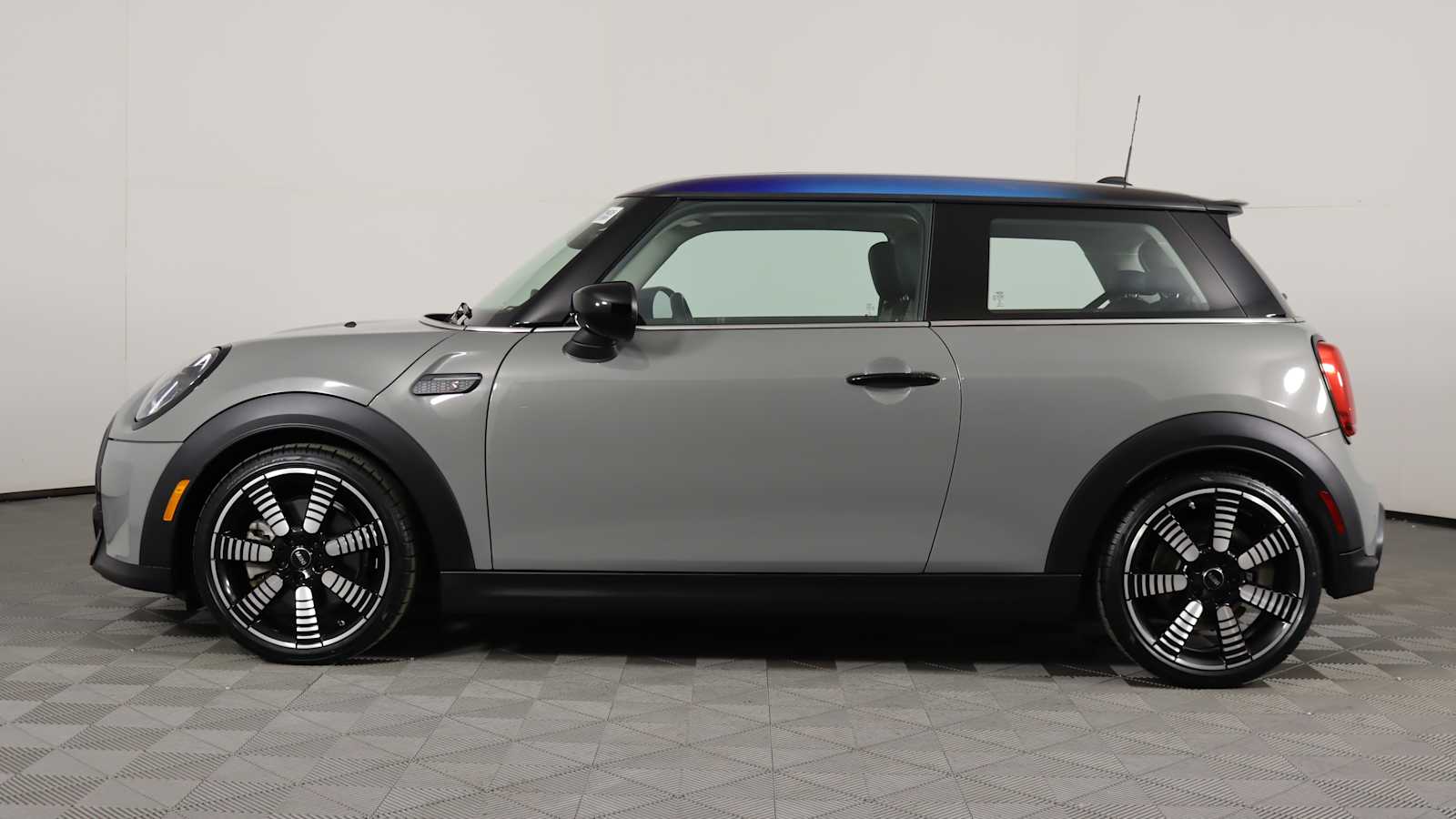 used 2023 MINI Hardtop 2 Door car, priced at $27,798
