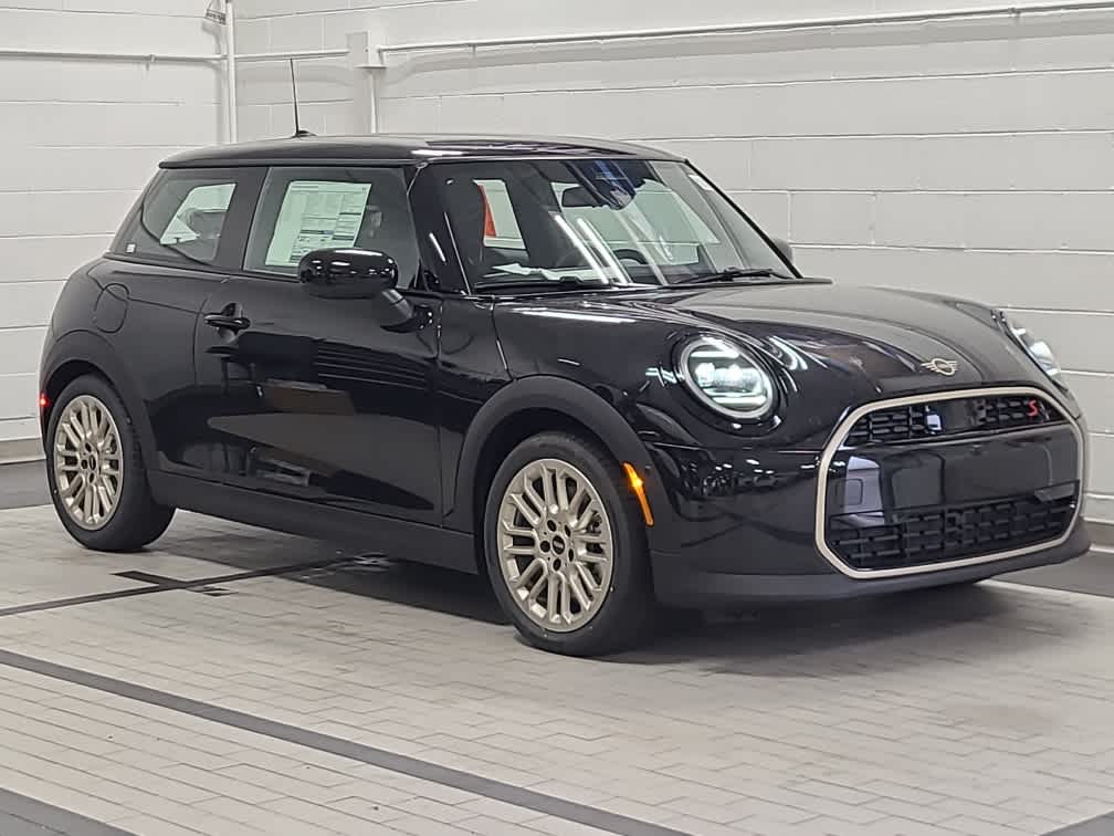 new 2025 MINI Hardtop 2 Door car, priced at $39,295