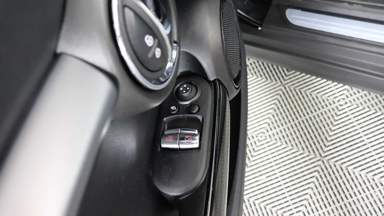 used 2023 MINI Hardtop 2 Door car, priced at $23,798