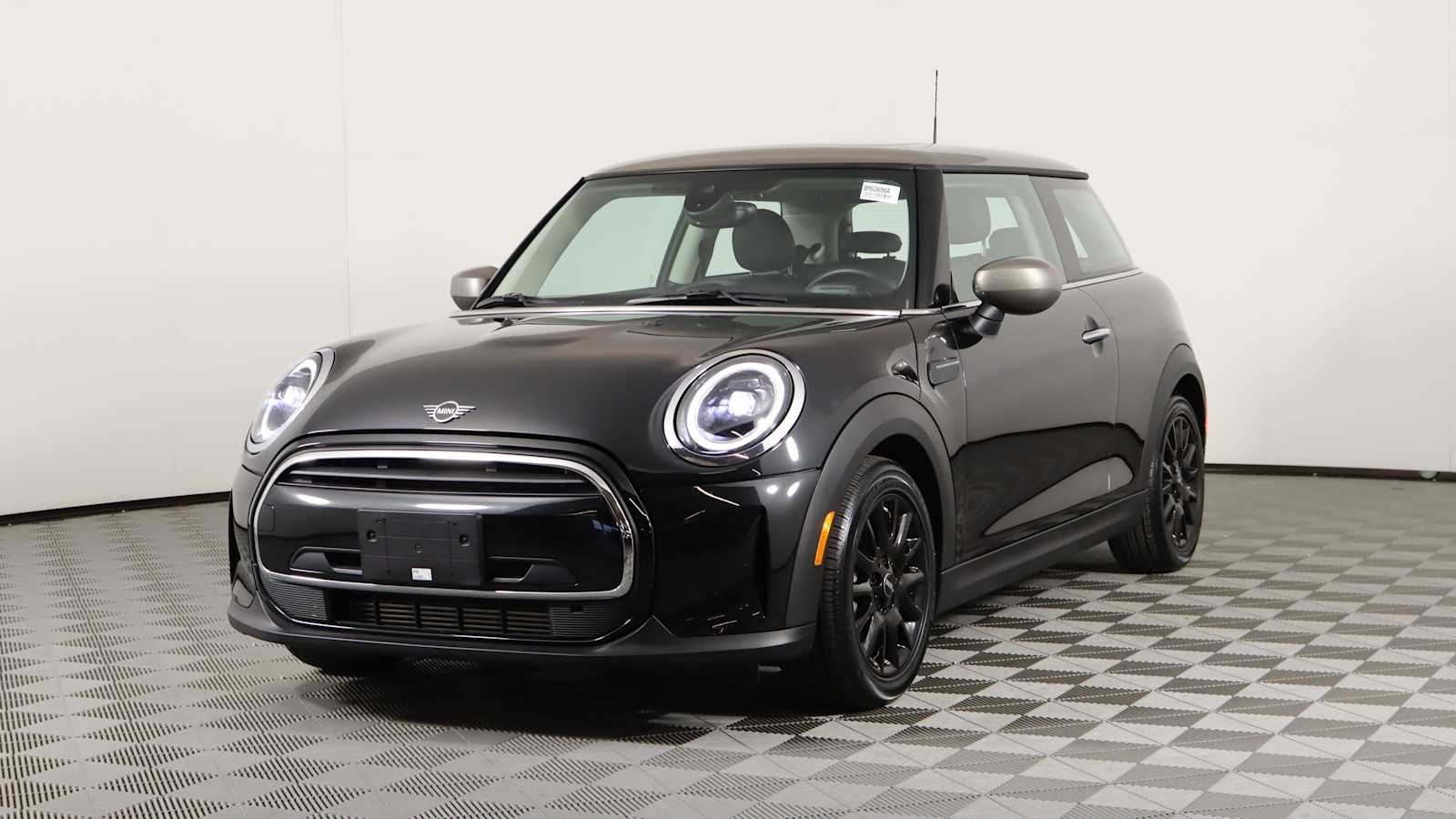 used 2023 MINI Hardtop 2 Door car, priced at $23,798
