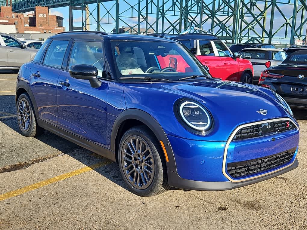 new 2025 MINI Hardtop 4 Door car, priced at $39,545