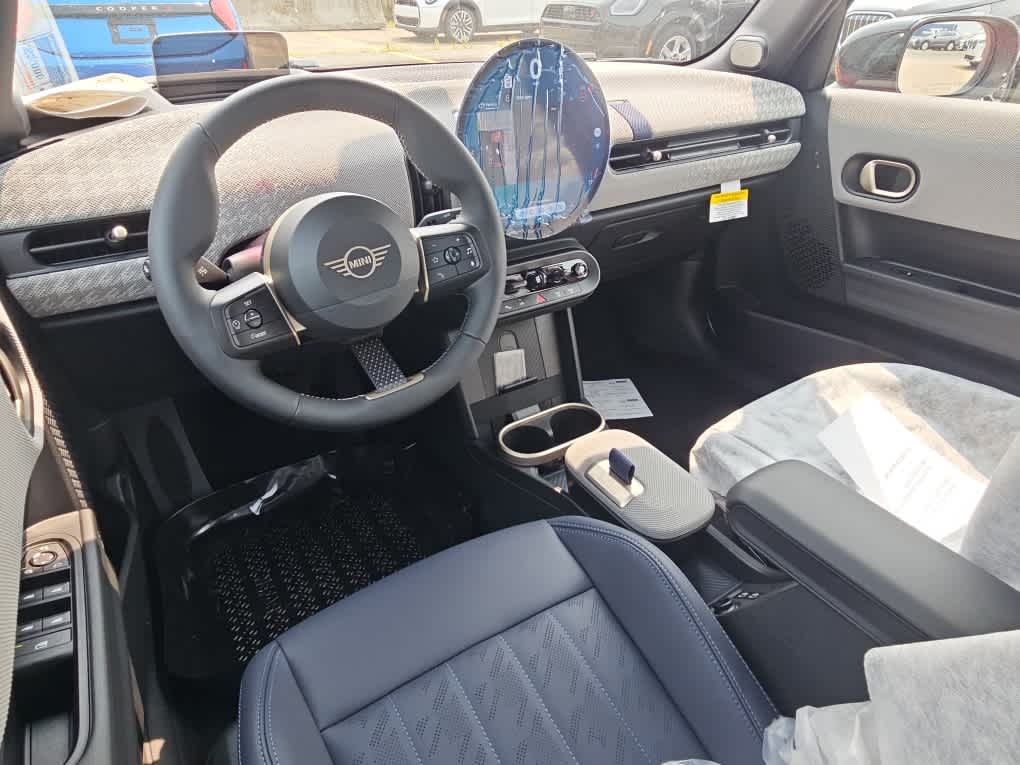 new 2025 MINI Hardtop 4 Door car, priced at $36,370