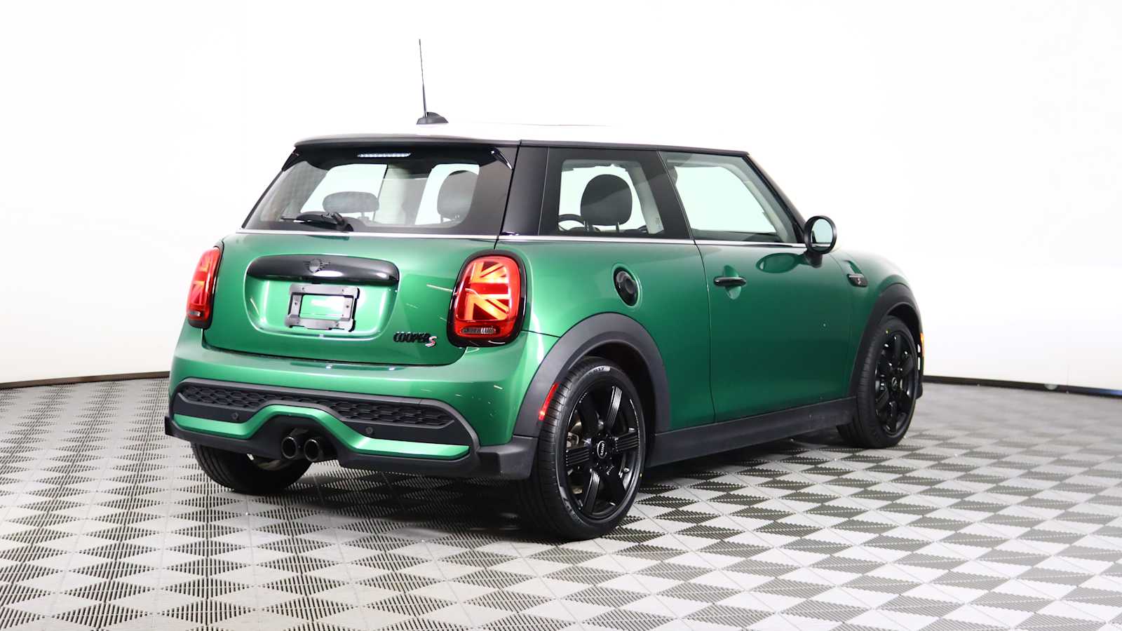 used 2023 MINI Hardtop 2 Door car, priced at $25,798