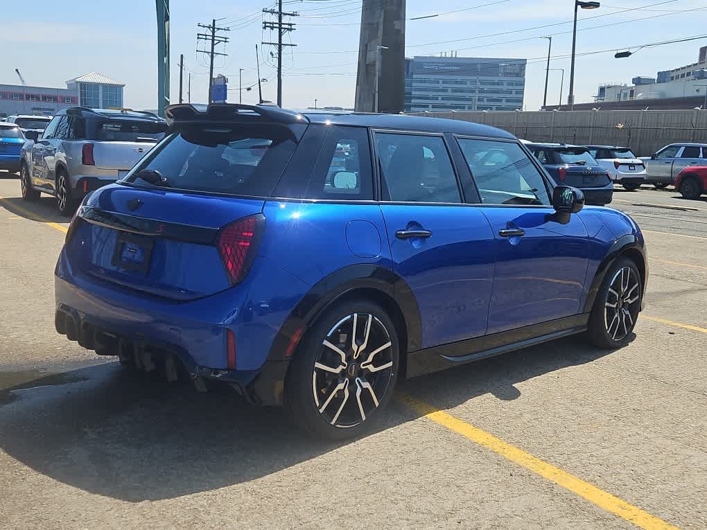 new 2025 MINI Hardtop 4 Door car, priced at $41,010