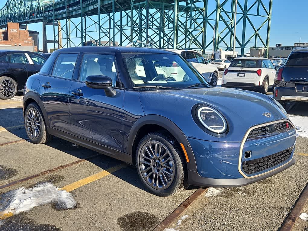 new 2025 MINI Hardtop 4 Door car, priced at $38,090