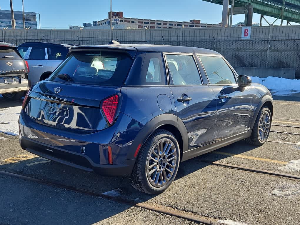 new 2025 MINI Hardtop 4 Door car, priced at $38,090