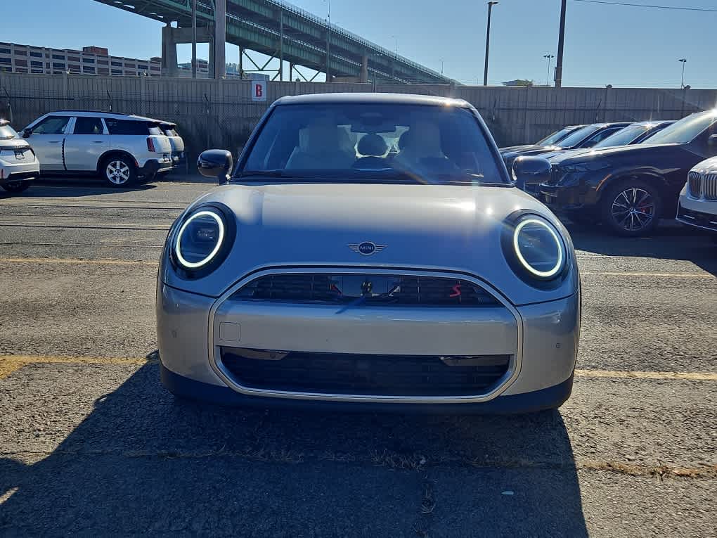 new 2025 MINI Hardtop 4 Door car, priced at $38,045