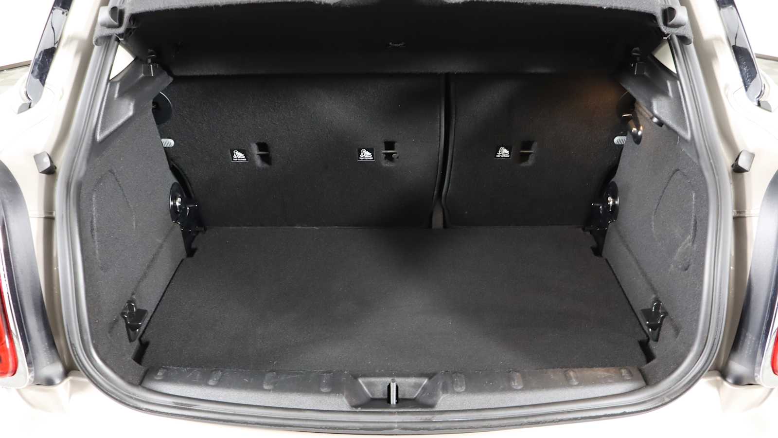 used 2022 MINI Hardtop 4 Door car, priced at $25,698