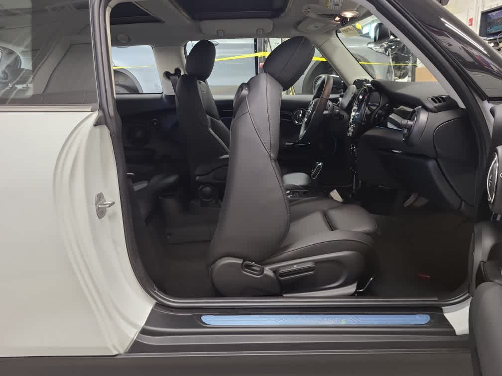 new 2024 MINI Hardtop 2 Door car, priced at $35,555