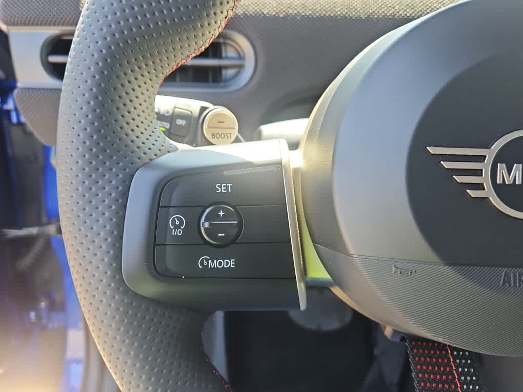 new 2025 MINI Hardtop 4 Door car, priced at $41,010