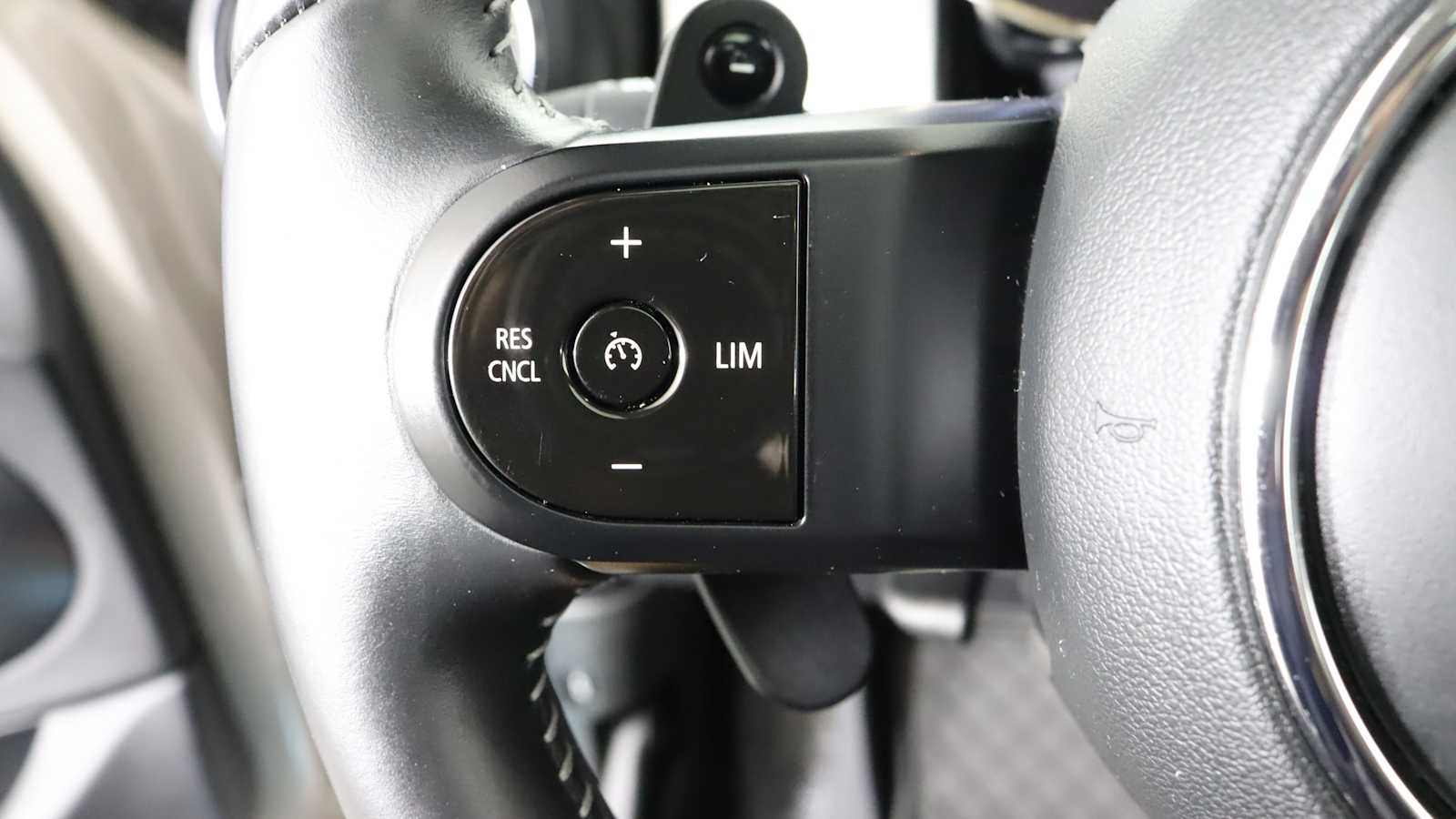 used 2022 MINI Hardtop 4 Door car, priced at $25,698