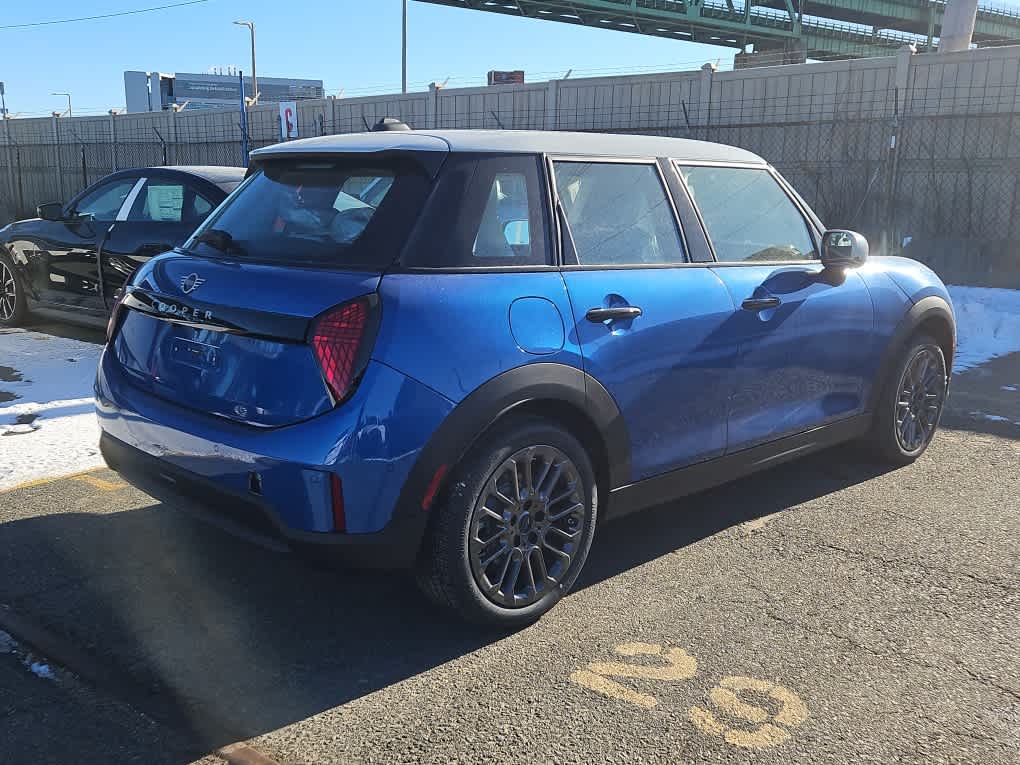 new 2025 MINI Hardtop 4 Door car, priced at $34,800