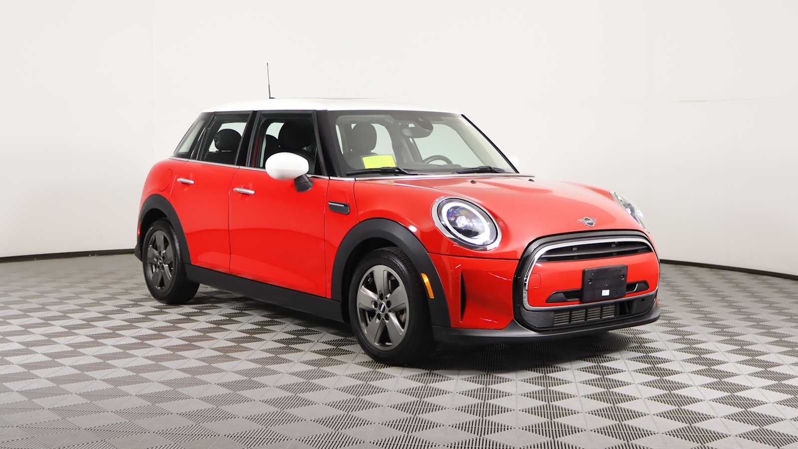 used 2022 MINI Hardtop 4 Door car, priced at $22,798