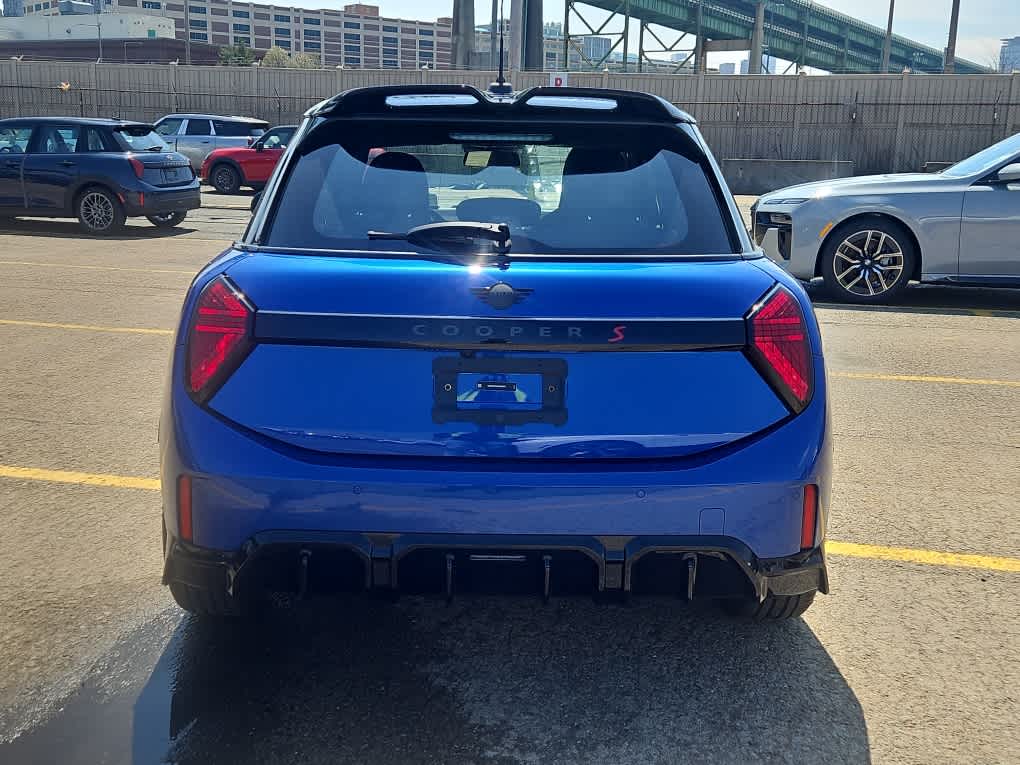new 2025 MINI Hardtop 4 Door car, priced at $41,010