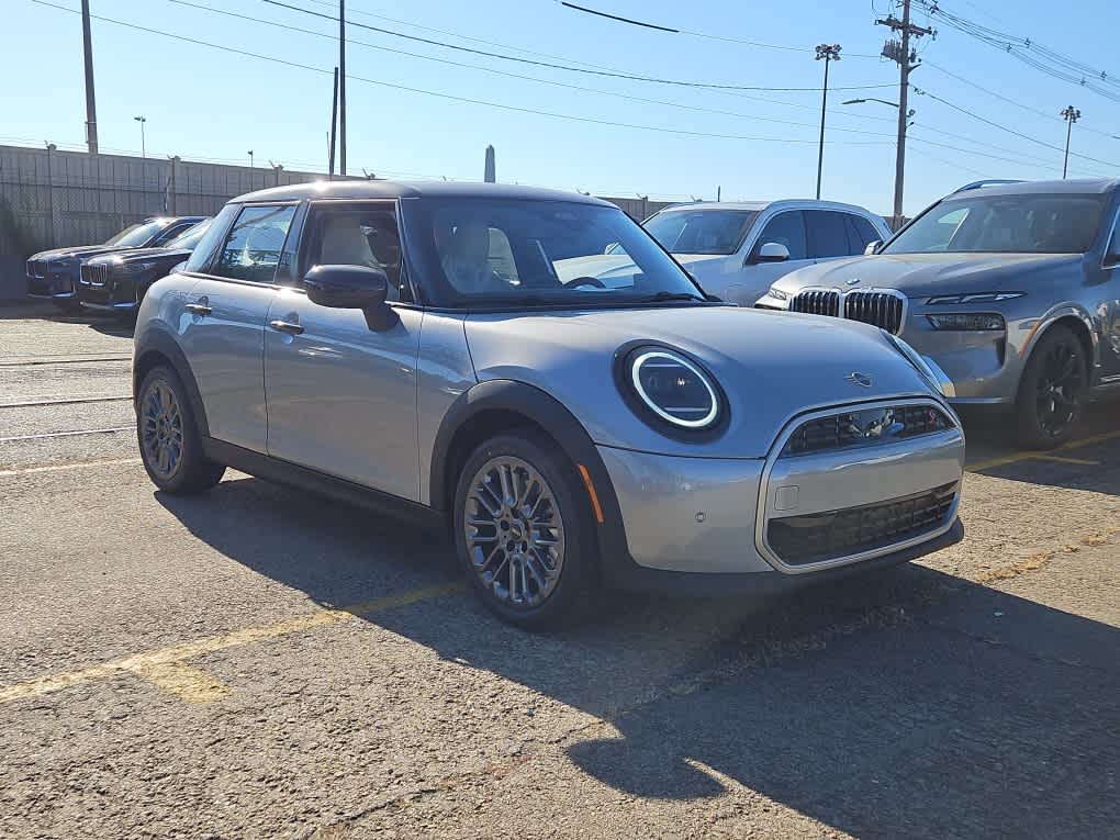 new 2025 MINI Hardtop 4 Door car, priced at $38,045