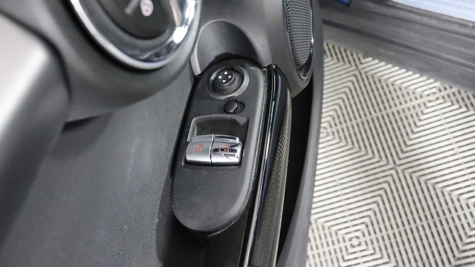used 2022 MINI Hardtop 2 Door car, priced at $22,598
