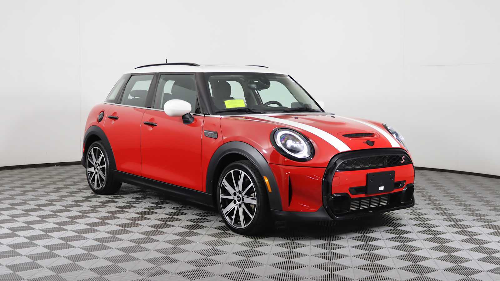 used 2023 MINI Hardtop 4 Door car, priced at $29,698