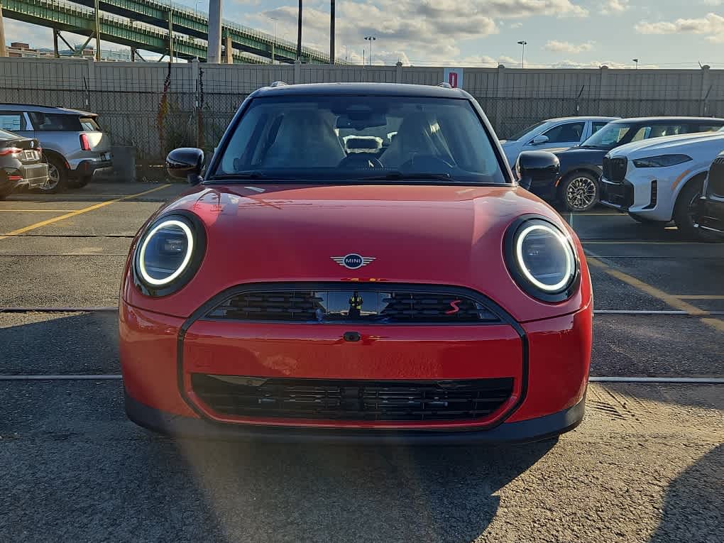 new 2025 MINI Hardtop 4 Door car, priced at $39,045