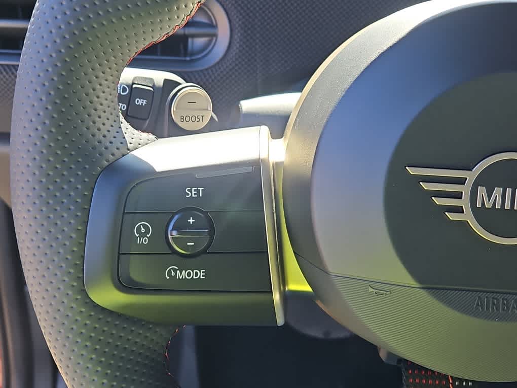 new 2025 MINI Hardtop 4 Door car, priced at $42,325