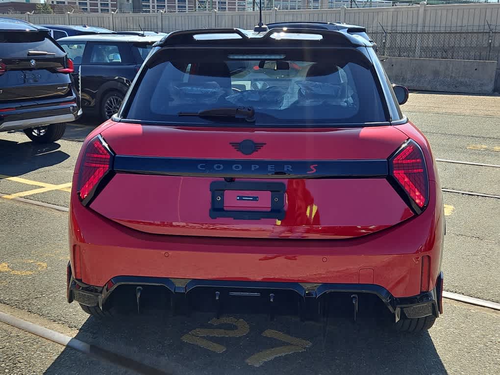 new 2025 MINI Hardtop 4 Door car, priced at $42,325