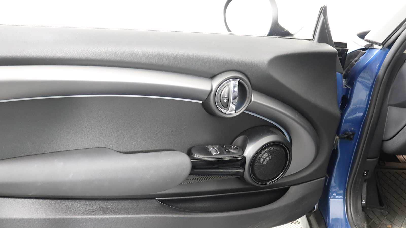 used 2024 MINI Electric Hardtop 2 Door car, priced at $23,698
