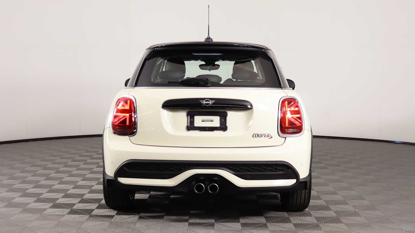 used 2023 MINI Hardtop 4 Door car, priced at $24,798