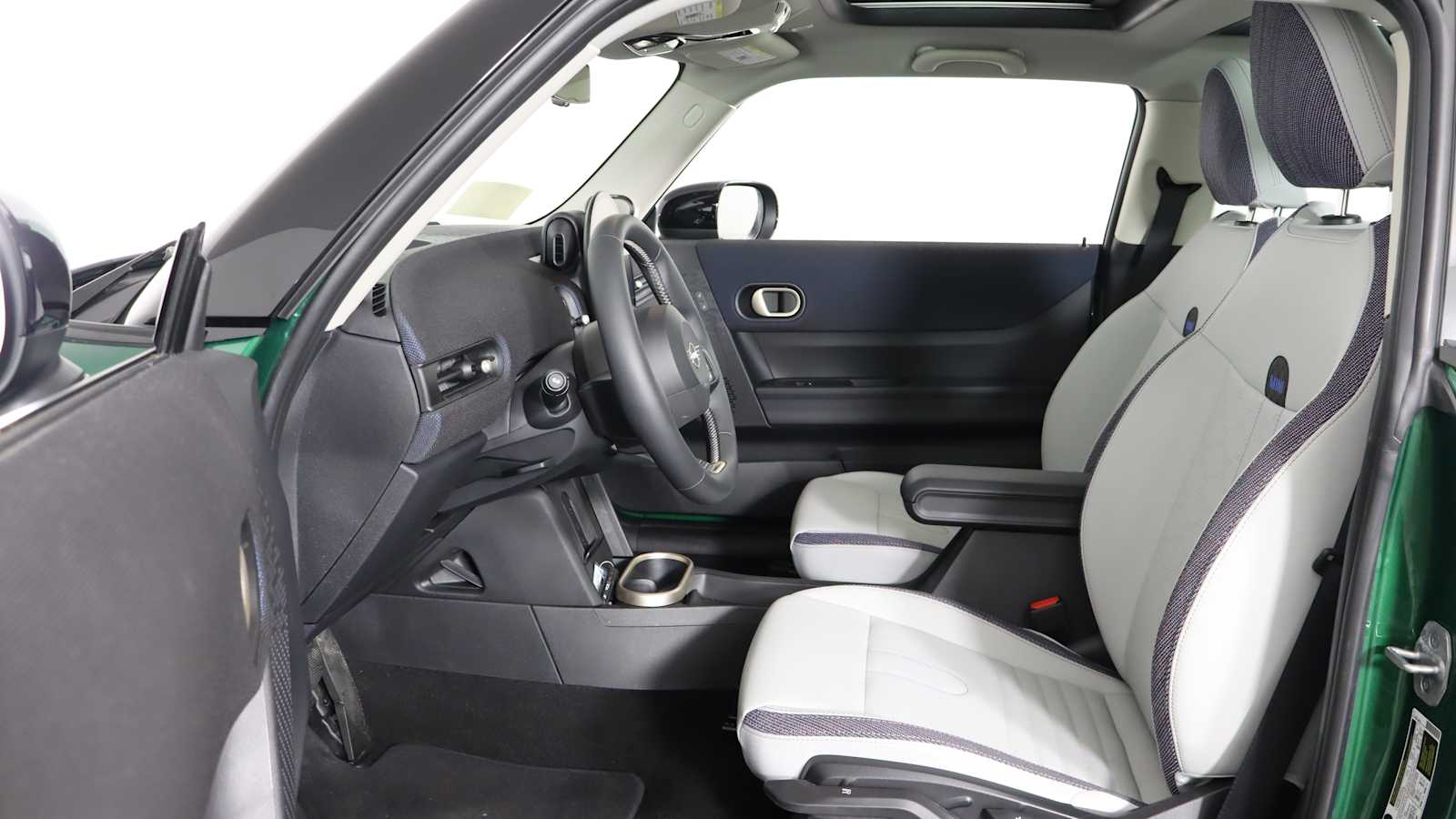 used 2025 MINI Hardtop 2 Door car, priced at $31,798