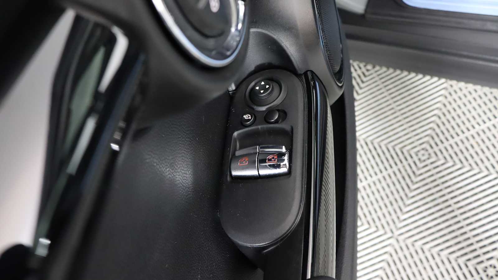 used 2023 MINI Hardtop 2 Door car, priced at $27,798