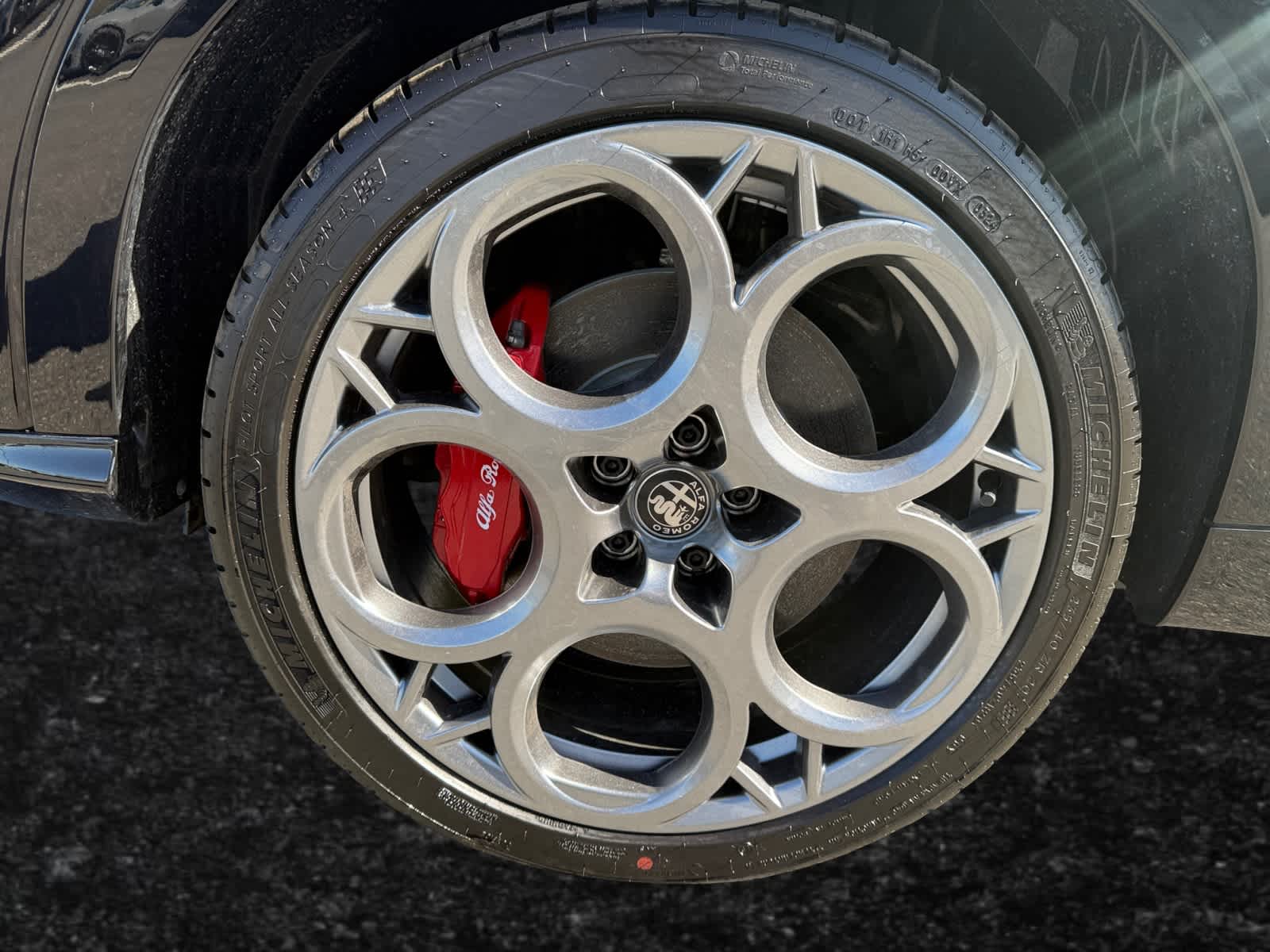 new 2025 Alfa Romeo Tonale Hybrid car, priced at $58,125
